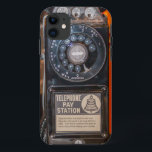 Capa Para iPhone Da Case-Mate A tecnologia retro procura seu telefone ESPERTO<br><div class="desc">Telefone giratório????? Diga que? Este caso do divertimento é perfeito para as pessoas que querem mostrar apenas como a tecnologia distante veio. ANEL DO ANEL… OLÁ!</div>