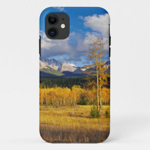 Capa Para iPhone Da Case-Mate Céus azuis e nuvens acima de um prado