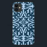 Capa Para iPhone Da Case-Mate Cor damasco Ikat - Índio escuro e azul claro<br><div class="desc">Reprodução digital de um padrão medalhão damasco com uma textura estriada,  tecida Ikat - índio escuro / azul marinho sobre um fundo azul-céu macio</div>