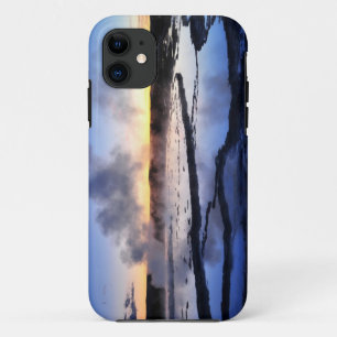Capa Para iPhone Da Case-Mate Fumo do geyser no por do sol