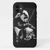 Urso Panda Gigante Fofo Brincando com Folhas de Ba