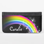 Arco-íris e estrelas com nome de carteira de flap<br><div class="desc">Mala de paleta de celular gráfica do arco-íris brilhante. Personalize o com seu nome,  lendo atualmente Coralie. Padrão original e design por Sarah Trett.</div>