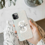 Capa Para iPhone Monograma do Sparkle de Glitter Personalizado<br><div class="desc">Adicione um toque de vírgula ao seu telefone com esta capas de iphone personalizada chic com um fundo deslumbrante de efeito faux-glitter, inicial elegante de monograma e nome personalizado em um script moderno. Perfeito para mulheres na moda e meninas que amam uma mistura de brilho e sofisticação. Este caso brilhante...</div>