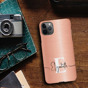 Capa Para iPhone Script de Monograma Metálico Brugado de Peach Fuzz