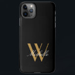 Capa Para iPhone Script de Nome Dourado Preto do Monograma Elegante<br><div class="desc">Este elegante fundo preto monograma com letras douradas em design simples são elementos excelentes a mostrar nesta capas de iphone. A melhor parte é que você pode personalizá-lo adicionando seu nome e nome iniciais. Se não conseguir o que quiser, envie-me um e-mail para jraym48@gmail.com e eu terei todo o prazer...</div>