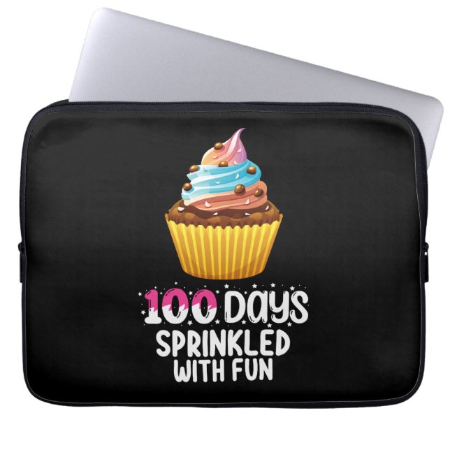 Capa Para Notebook 100 Dias Empurrados Com Professor De Cupcake Diver (Frente)