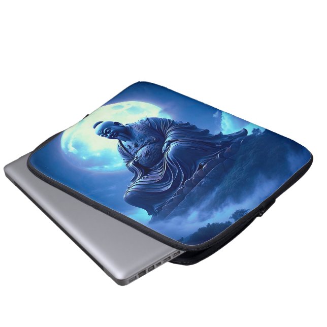 Capa Para Notebook A Benção da Lua Sobre a Estátua Celestial (Frente Inferior)