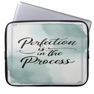 Capa Para Notebook A Perfeição Está Em Processo