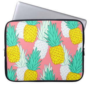 Capa Para Notebook Abacaxis Tropicais: Chic de Cartoon Vermelho.