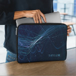 Capa Para Notebook Abstrato de Nome Personalizado Azul Escuro<br><div class="desc">Esta bela bolsa de laptop apresenta um design de linha azul-escura abstrato com nome ou texto personalizado.</div>