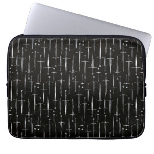 Capa Para Notebook Adagas e Espadas repetindo padrão sombrio