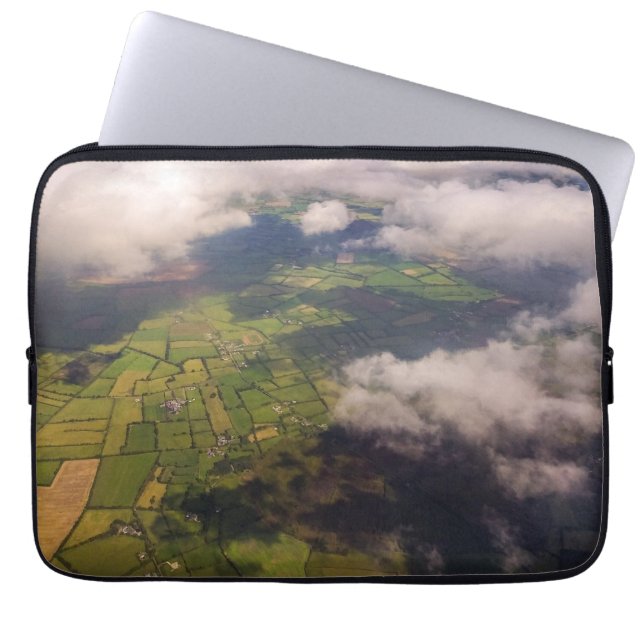 Capa Para Notebook Aerial Patchwork of Irish Farmland and Clouds (Frente)