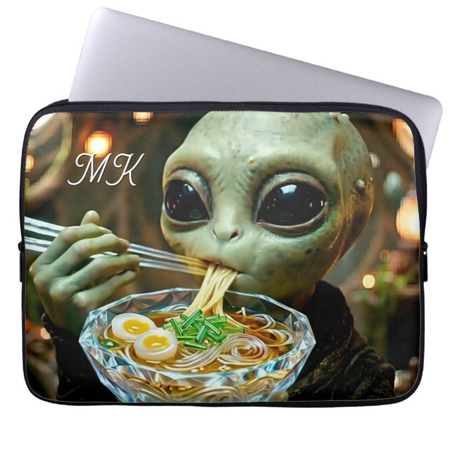 Capa Para Notebook Alienígena engraçado comendo macarrão Ramen Monogr (Frente)