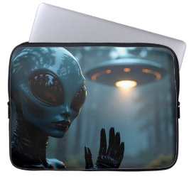 Capa Para Notebook Alienígena feminina Extraterrestre e OVNI