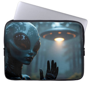Capa Para Notebook Alienígena feminina Extraterrestre e OVNI