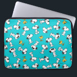 Capa Para Notebook Amendoins | Padrão de óculos escuros e espinhosos<br><div class="desc">Veja este design de amendoins divertido com Snoopy e Woodstock.</div>