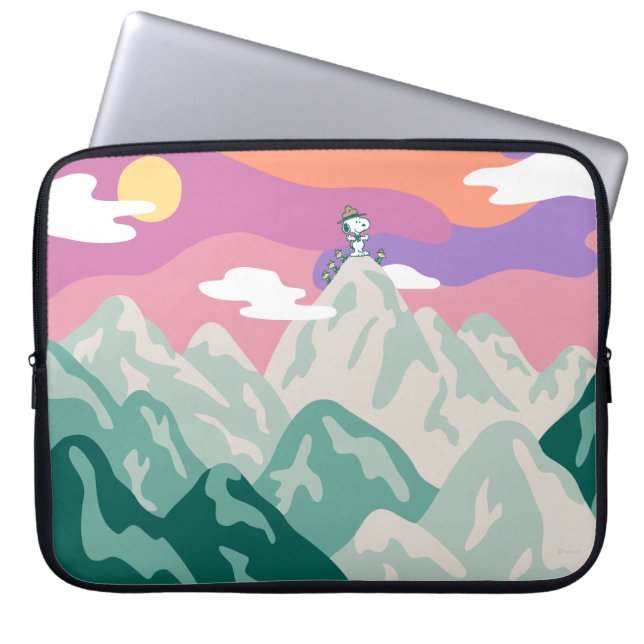 Capa Para Notebook Amendoins | Snoopy & Troop Caminhando a Montanha (Frente)