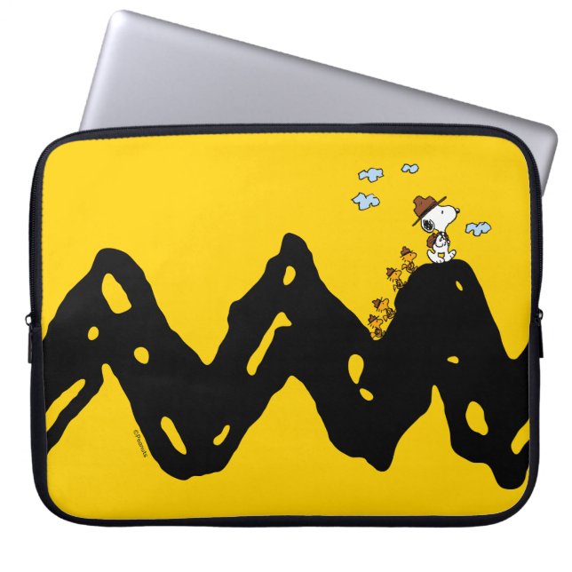 Capa Para Notebook Amendoins | Snoopy & Woodstock Scout Troop Hike (Frente)