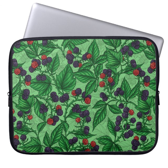 Capa Para Notebook Amoras negras em verde (Frente)