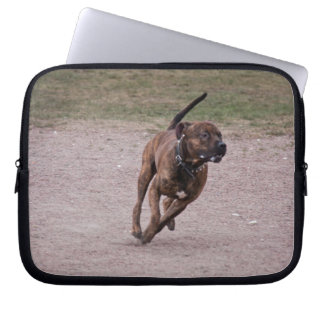 Capa Para Notebook Amstaff em execução