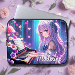 Capa Para Notebook Anime Girl tocando Piano Personalizado<br><div class="desc">Bolsa de laptop personalizada. Menina de anime bonito tocando piano cercada por estrelas e flores em roxo,  azul e rosa.</div>