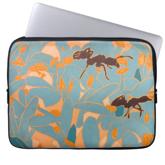 Capa Para Notebook Ants with Blue flowers Autralian Flora