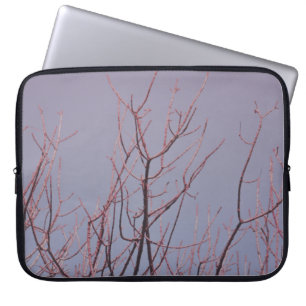 CAPA PARA NOTEBOOK ÁRVORE INOXIDÁVEL SOB PELE BRANCO
