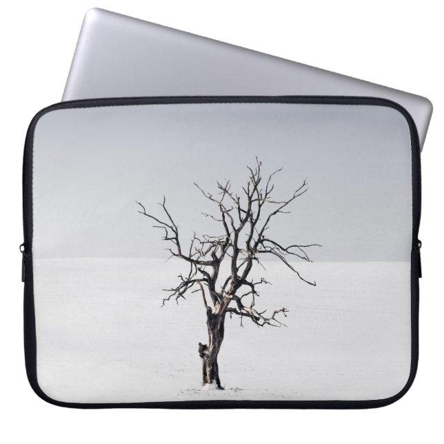 CAPA PARA NOTEBOOK ÁRVORE RARA NO MEIO DA NEVE (Frente)