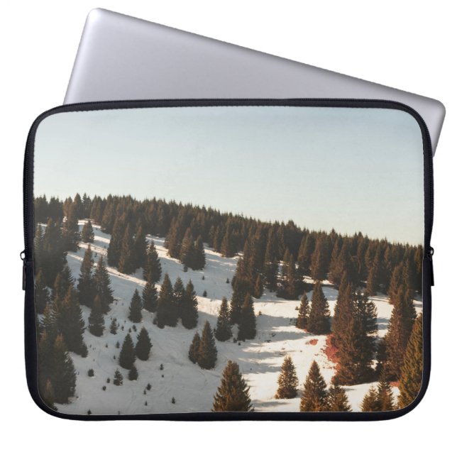 CAPA PARA NOTEBOOK ÁRVORES DE PINOS VERDE (Frente)