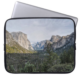 CAPA PARA NOTEBOOK ÁRVORES VERDES PERTO DA MONTANHA SOB PELE NUVEM D