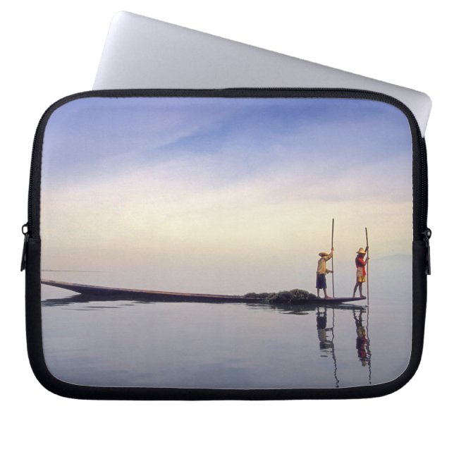 Capa Para Notebook Ásia, Birmânia, (Mianmar) Barco de pesca refletido (Frente)