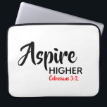 Capa Para Notebook ASPIRAR MAIS Inspiradora Escritura Cristã<br><div class="desc">Mensagem inspiradora - Aspire Higher - com referência bíblica Colossenses 3:2 "Fixem o pensamento nas coisas do alto". Uma mensagem motivacional, apresentada de forma simples e elegante. O texto é totalmente personalizável, para que possa personalizar com a sua mensagem e referência bíblica favorita, ou pode deixá-lo como está. Um ótimo...</div>