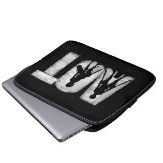 Capa Para Notebook Ataque dos Titãs AOT Silhueta Grunge Capinha de La