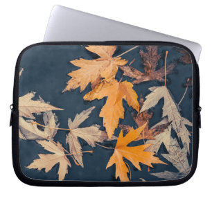 Capa Para Notebook Autumn Leaves na Água