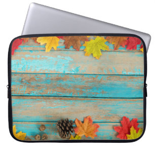 Capa Para Notebook Autumn Maple: Pinecone Nature Frame.