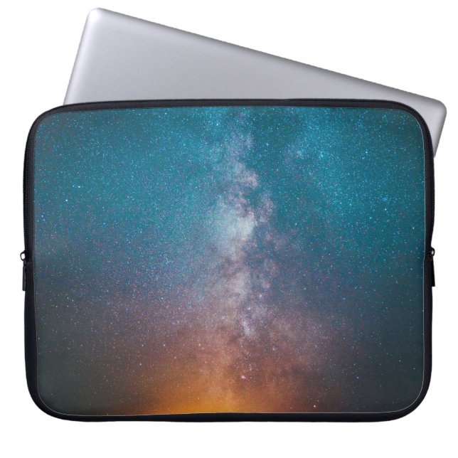 CAPA PARA NOTEBOOK AZUL, AMARELO E ESCADA DE ESFORÇO DURANTE A NOITE (Frente)