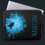 Capa Para Notebook Azul bonito do preto da sombra da tartaruga do<br><div class="desc">Esta bolsa de laptop na moda para mulheres caracteriza uma vista ascendente,  moldando uma sombra preta de um recife de corais e de uma tartaruga contra o sol que brilha através da água. A água no fundo é pintada dentro.</div>