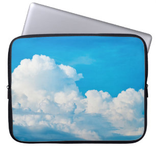 Capa Para Notebook Azul-céu nuvens de fundo brancas