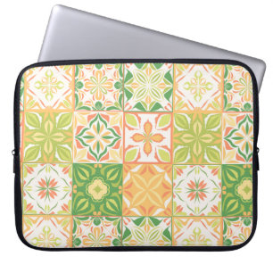 Capa Para Notebook Azulejos ornamentais em verde e amarelo