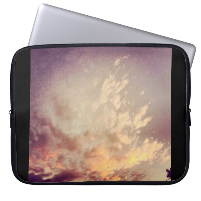 Capa Para Notebook Bag Eletrônica de Nuvens Censuradas (Frente)