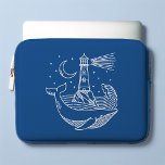 Capa Para Notebook Baleia-Farol<br><div class="desc">Ilustração desenhada à mão por linha de baleia de farol.</div>