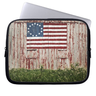 Capa Para Notebook Bandeira americana pintada no celeiro
