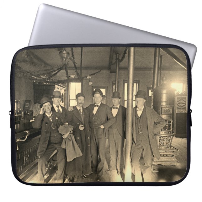 Capa Para Notebook Bar Saloon Interior Men Cave 1890's Photo pub (Frente)