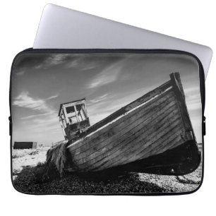 Capa Para Notebook Barco abandonado na praia de Dungeness