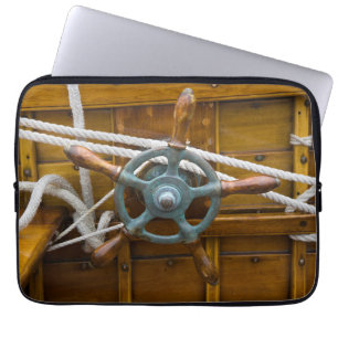 Capa Para Notebook Barco de madeira antigo