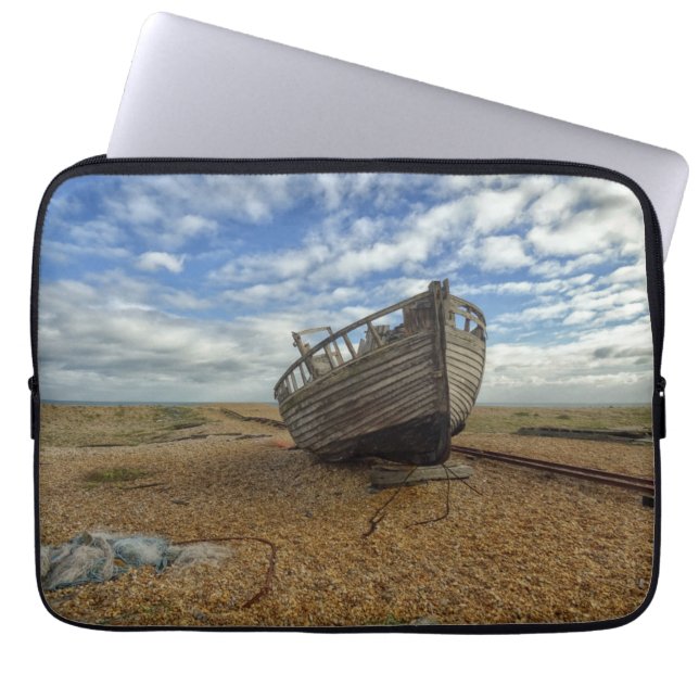 Capa Para Notebook Barco de pesca de madeira abandonado | Dungeness (Frente)
