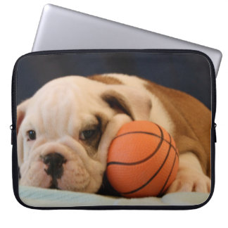 Capa Para Notebook Basquete de Bulldog Inglês Filhote