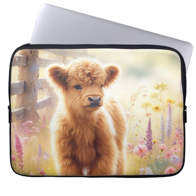 Capa Para Notebook Bebê Adorável Vaca Highland em Campo de Flores (Frente)