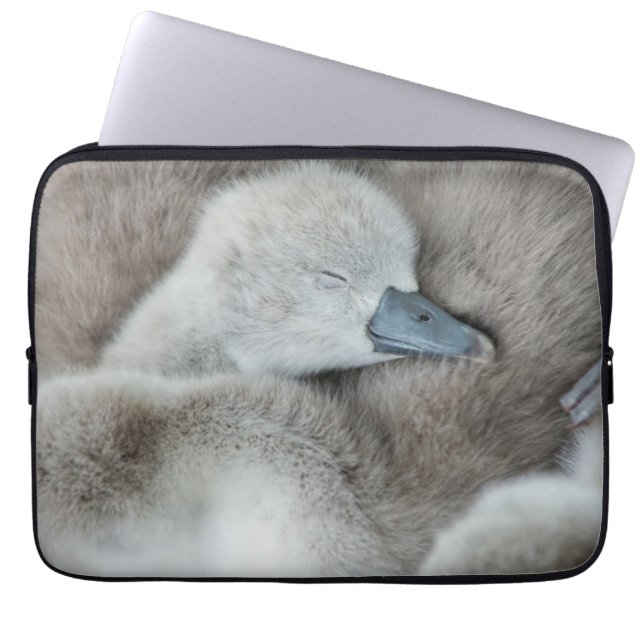Capa Para Notebook Bebês Mais Pobres | Bebê-Mute Swan (Frente)
