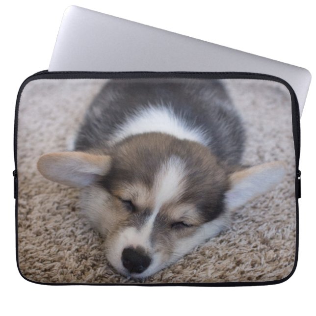 Capa Para Notebook Bebês Mais Pobres | Corgi Puppy em Shag Rug (Frente)